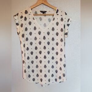 💚5/$25 Express White & Black Printed Short Sleeve Portofino Blouse Size Medium